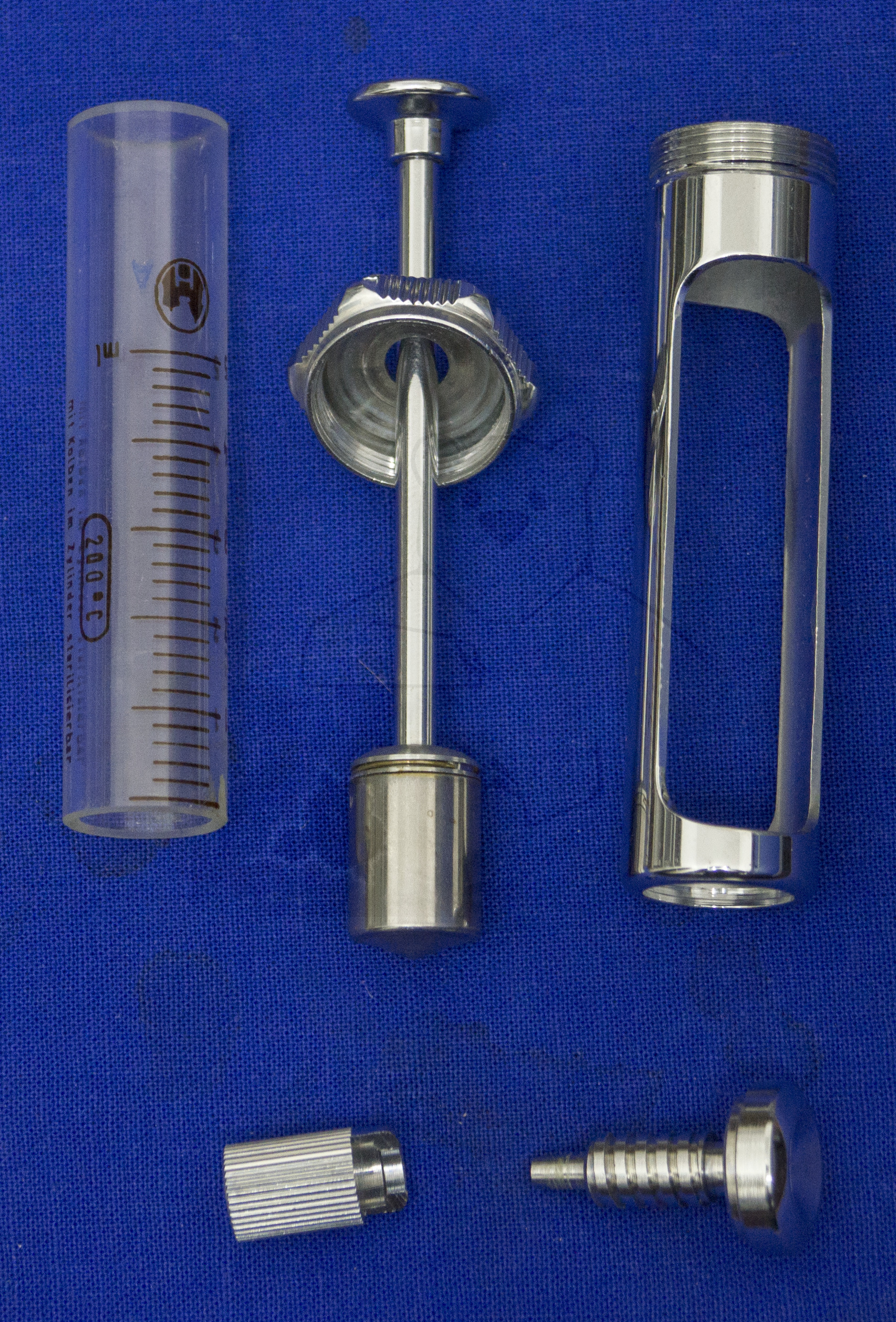 "Ultra Asept" von Henke-Sass, 5ml Volumen, arretierbare Kanüle, für Serum Injektionen, Demontierte Spritze